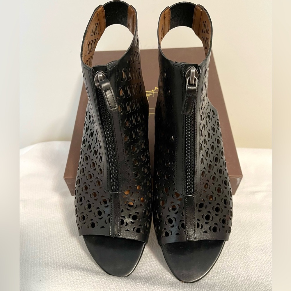 12M Franco Sarto open toe wedge sandal
